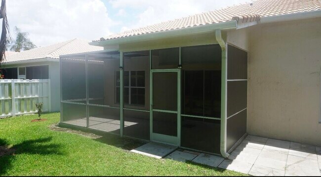 Building Photo - 10787 Fillmore Dr