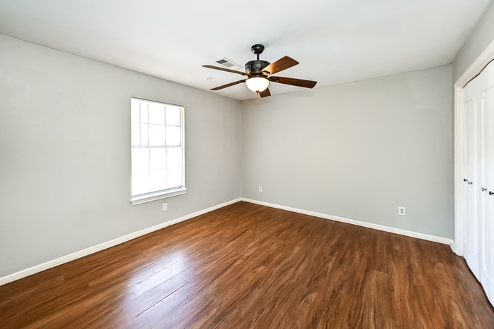 Building Photo - 10719 Idlebrook Dr