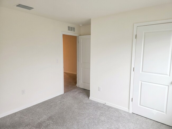 Building Photo - 11472 Timber Grv Ln