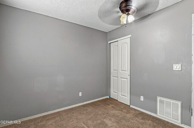 Building Photo - 11412 Flor Veronica Dr
