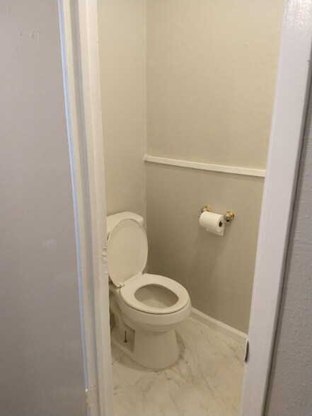 Building Photo - 911 Vance Jackson Rd