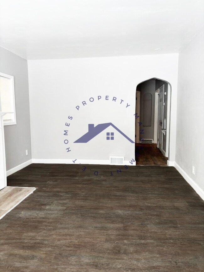 Building Photo - 9622 Rutland St