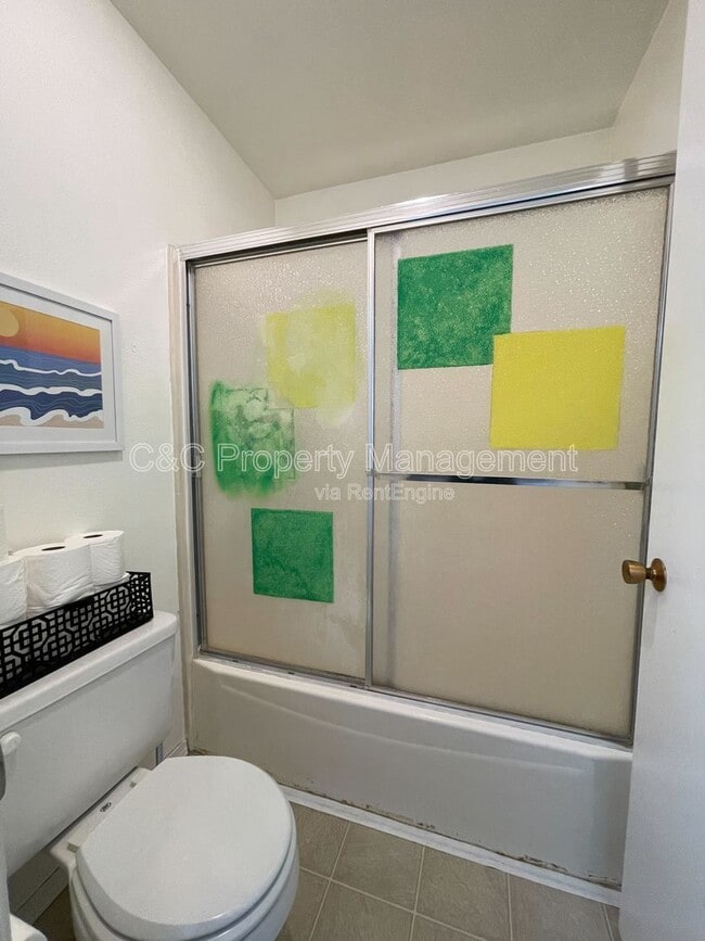 Building Photo - 294 Chambers St