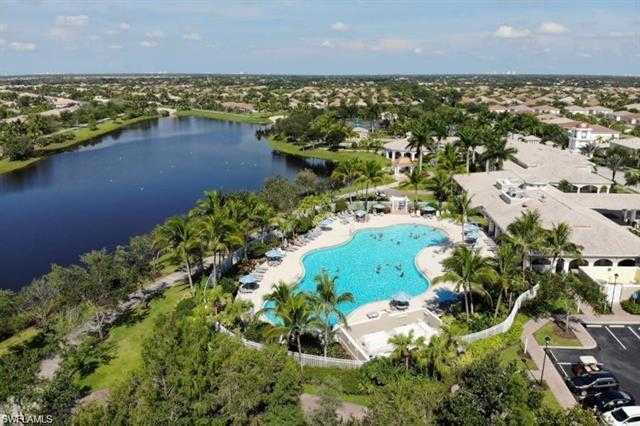 Building Photo - Elegant Furnished 3-Bedroom + Den Pool Home in VillageWalk of Bonita Springs – Available for Seas...