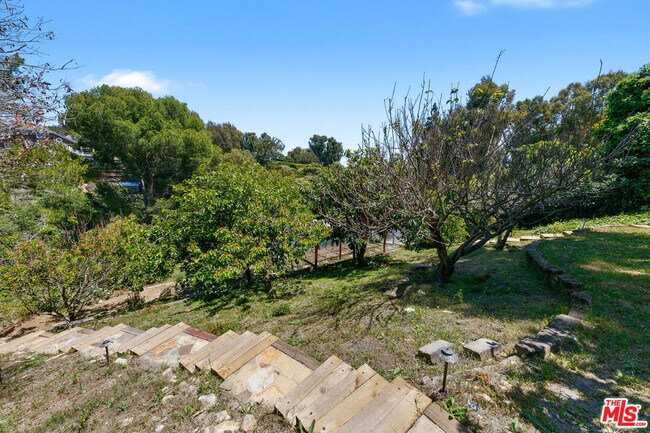 Building Photo - 6902 Wildlife Rd
