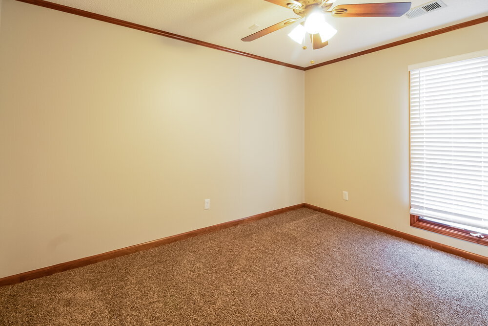 Building Photo - 7182 Golden Oaks Loop E