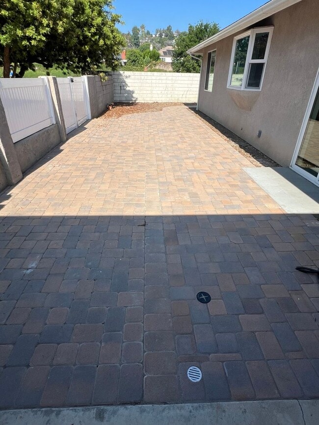 Building Photo - Remodeled North Tustin 4 Bed 3 Bath Ranch Home with Solar!