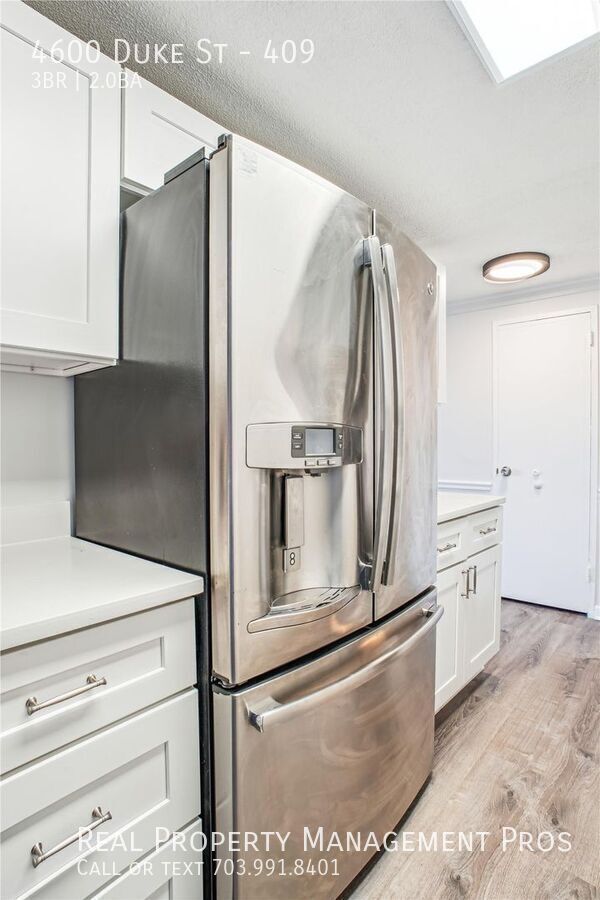 Building Photo - 4600 Duke St