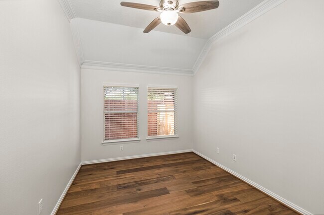 Building Photo - 10906 Bernalda Cir