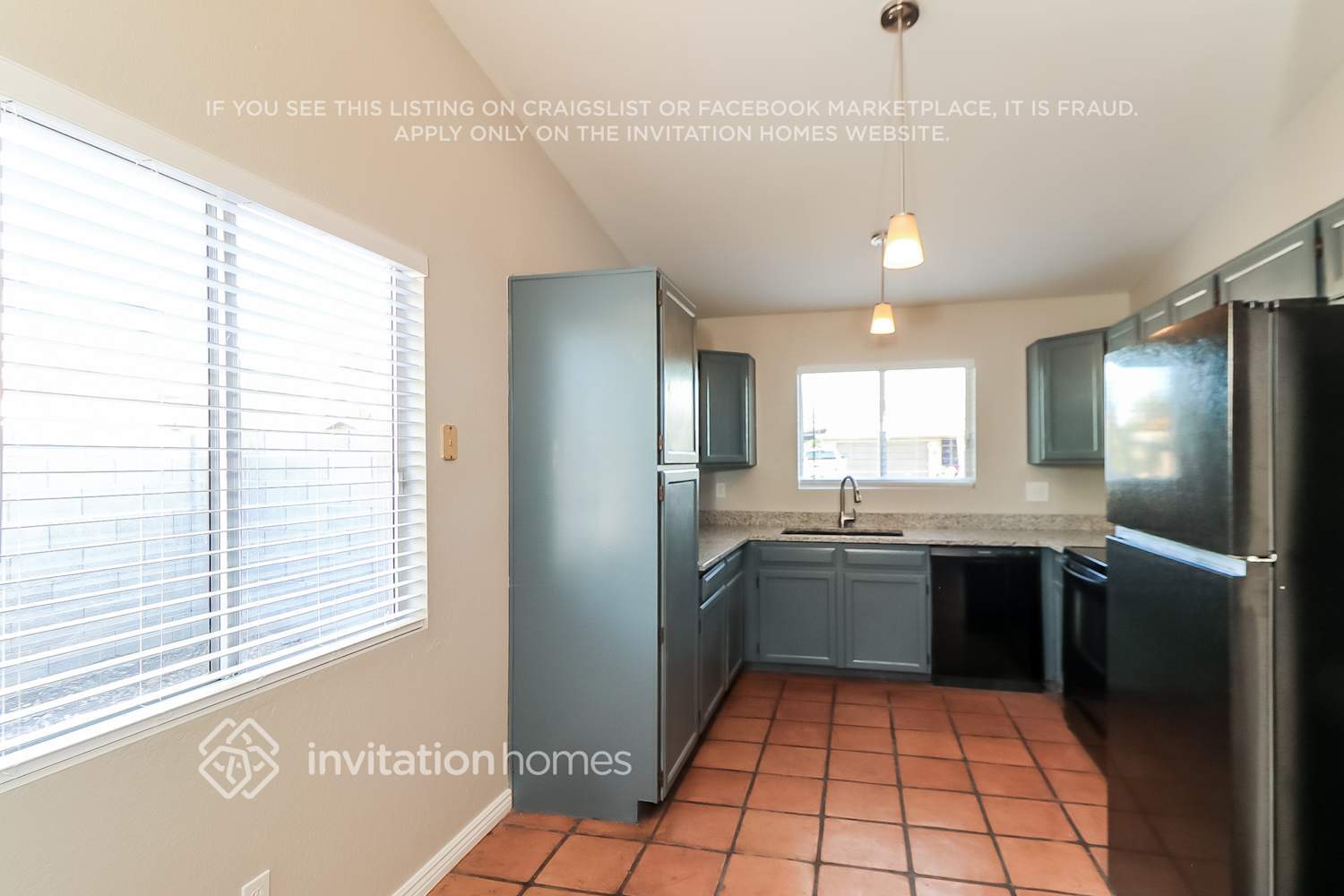 Building Photo - 1808 W Curry Dr