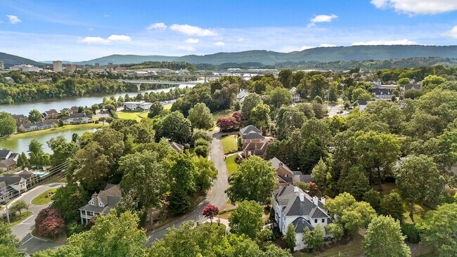 Building Photo - 1103 Centennial Dr