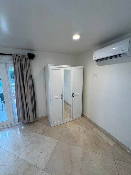 Building Photo - 22924 De Kalb Dr