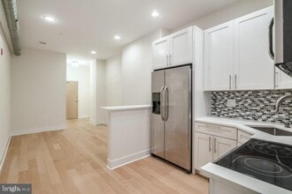 Building Photo - 1305 Locust St