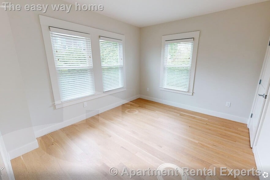 Building Photo - 208-210 Banks St Unit #3