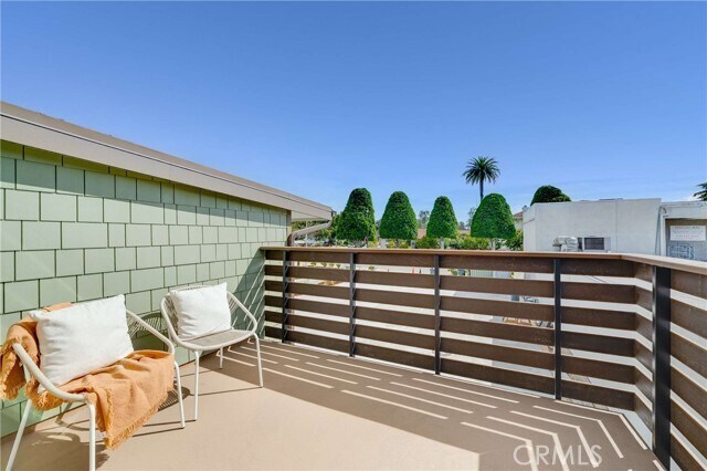 Building Photo - 127 E Foothill Blvd