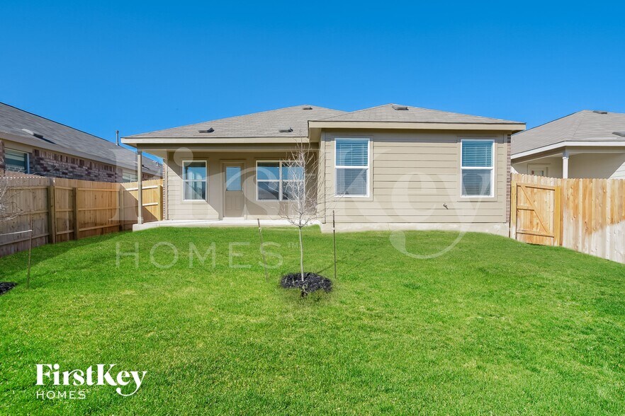 Building Photo - 9158 Landa Falls