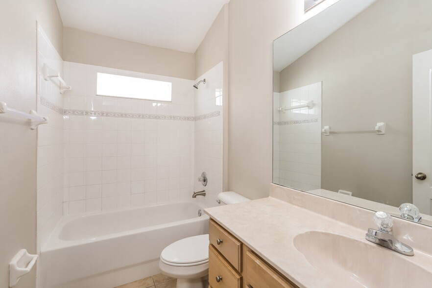 Building Photo - 3832 Washburn Pl