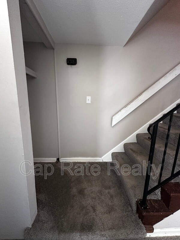 Building Photo - 1648 Smith Rd