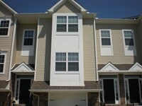 Building Photo - Room to spread out!