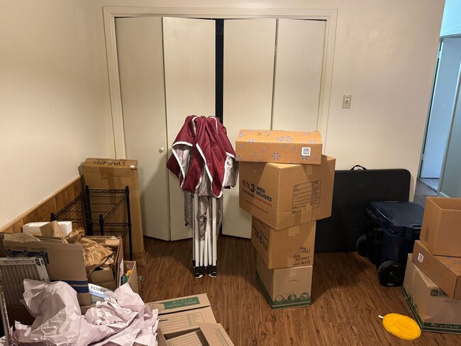 Building Photo - SUBLEASE AVAILABLE DECEMBER 1st Cute 2 bed...