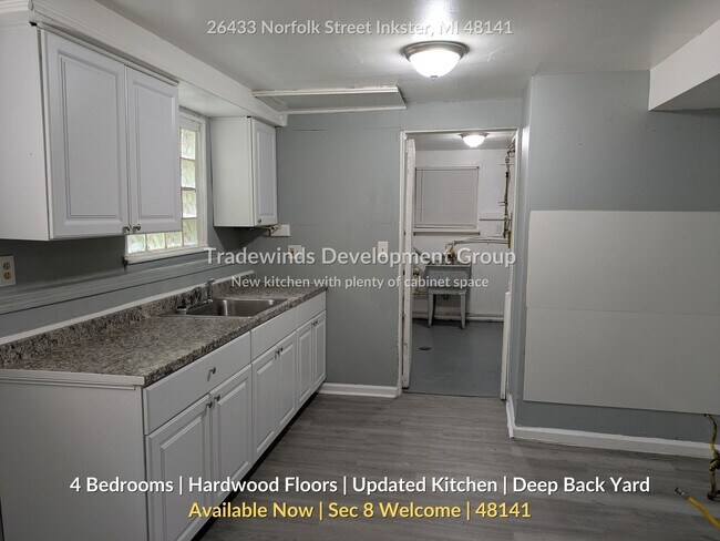 Building Photo - 26433 Norfolk St