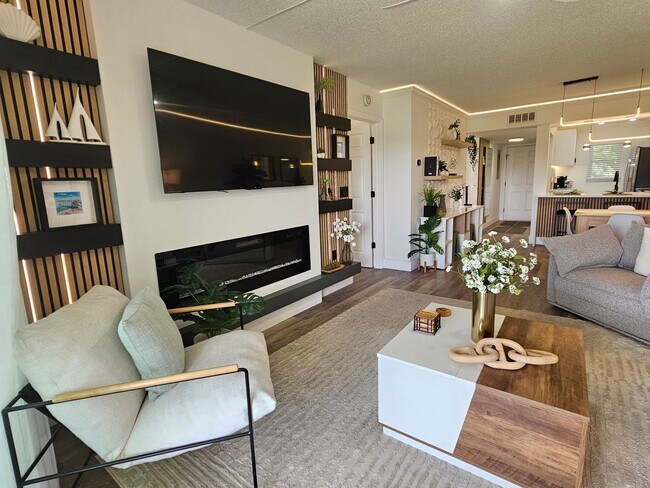 Building Photo - Gorgeous Seasonal Short-Term 2 Bedroom 2 Bathroom 2nd Floor Condo with Golf Transfer at Farmingto...