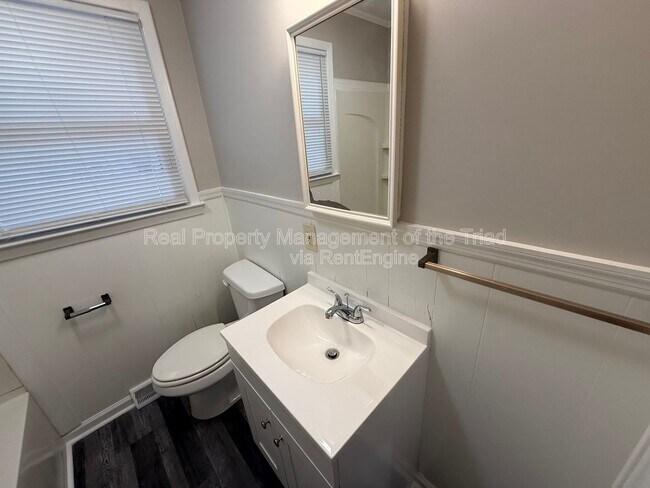 Building Photo - 2700 Brightwood Ct