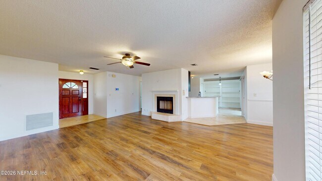 Building Photo - 111 Lobelia Rd