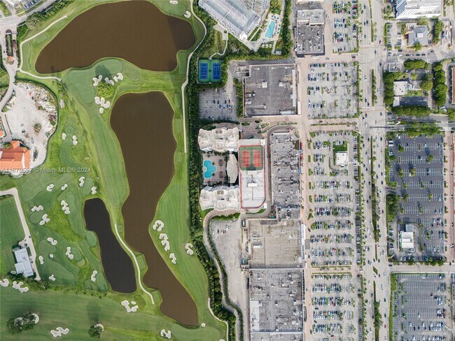 Building Photo - 1745 E Hallandale Beach Blvd
