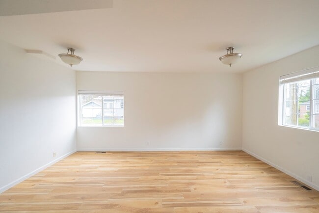 Building Photo - $2845/mo - 3 Bed/2 Bath Updated Home in the Heart of the Alberta Arts District!