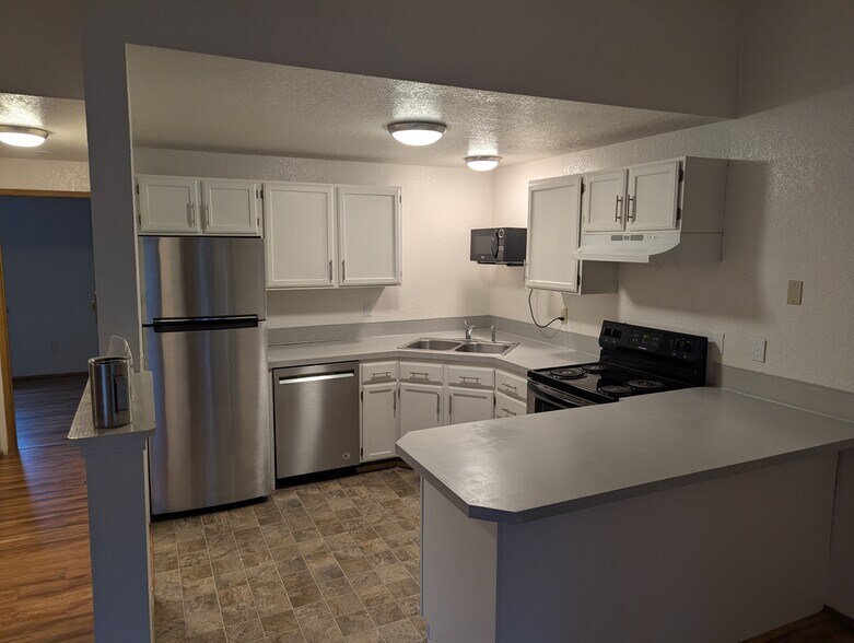 Primary Photo - 1210 East St SE