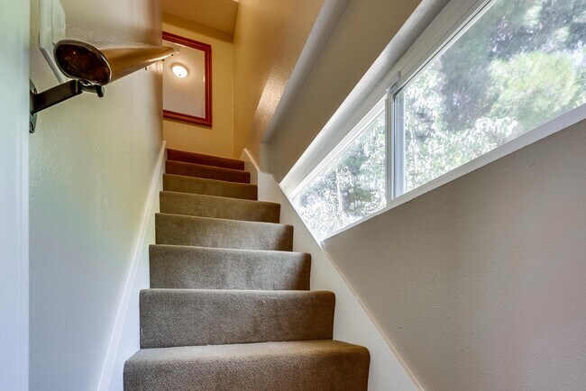 Building Photo - 23821 Hillhurst Dr