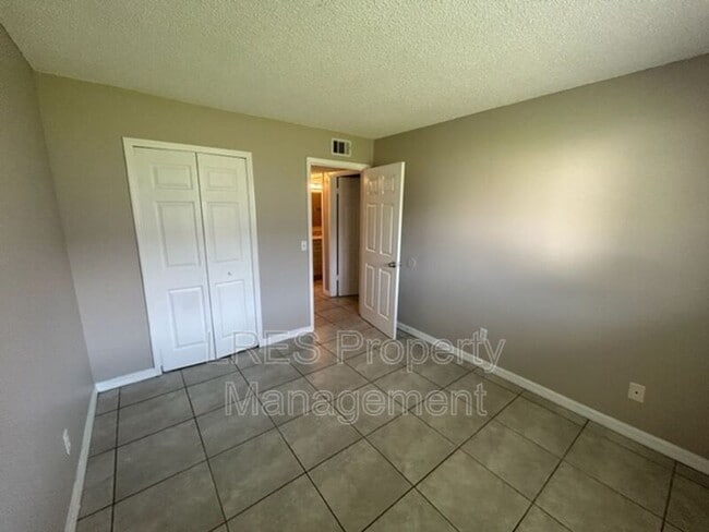 Building Photo - 605 Northlake Blvd