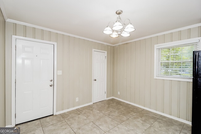 Building Photo - 5550 Longmeadow Ln