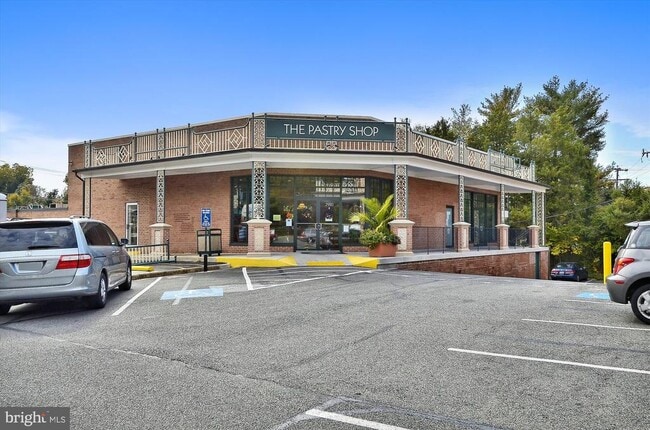 Building Photo - 8509 Cyrus Pl