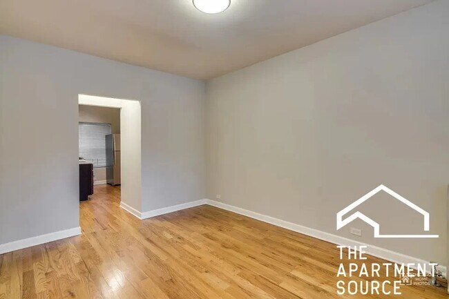 Building Photo - 836 E 53rd St