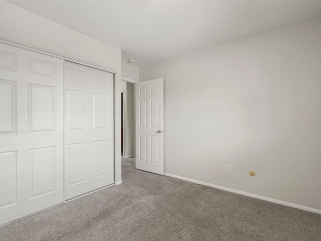 Building Photo - 9264 Mansfield Ave