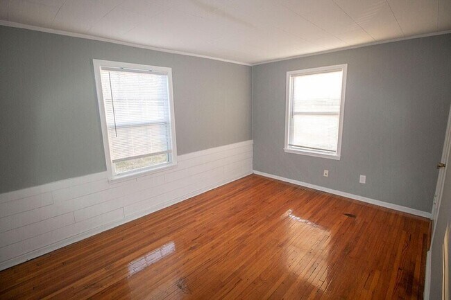 Building Photo - 1507 W Worley St