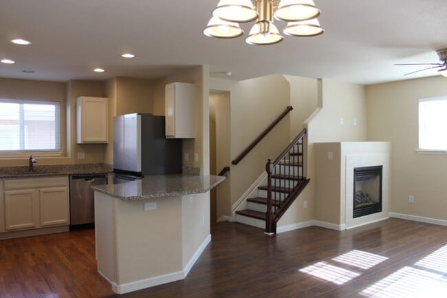 Building Photo - Stunning 3 BR/3 BA in Stockbridge At Meridian Community!
