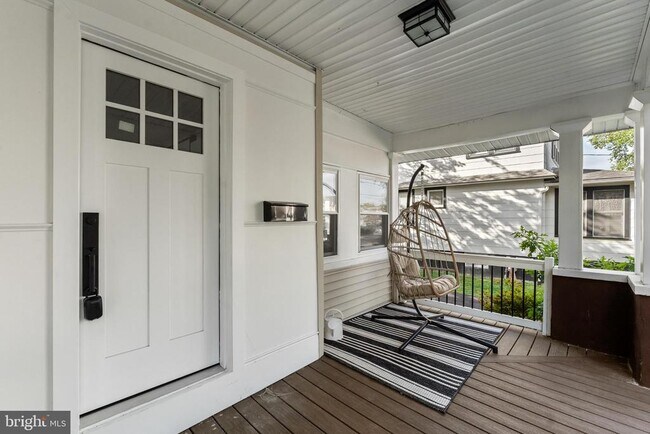 Primary Photo - 4 E Haddon Ave