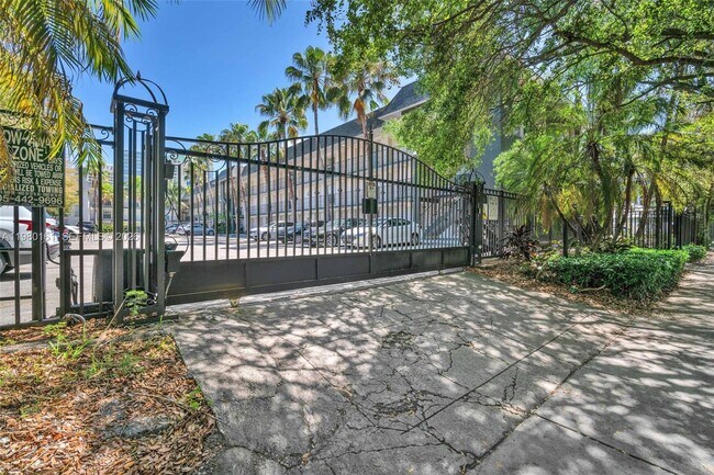 Building Photo - 3245 Virginia St