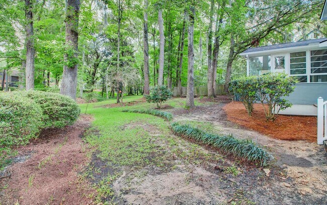 Building Photo - 403 Fairington Dr