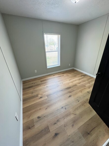 Building Photo - 2552 Smith Ave