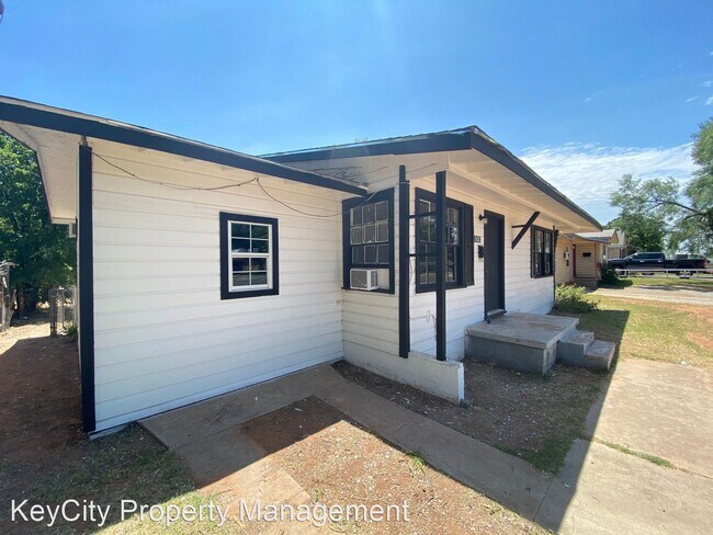 Building Photo - 3 br, 1 bath House - 1433 N Mockingbird Ln