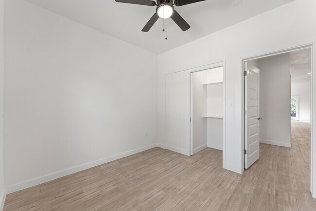 Building Photo - 212 Cooper St