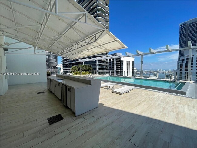 Building Photo - 1100 S Miami Ave