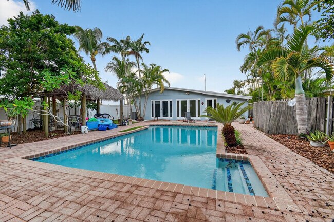 Building Photo - 1606 NE 15th Ave