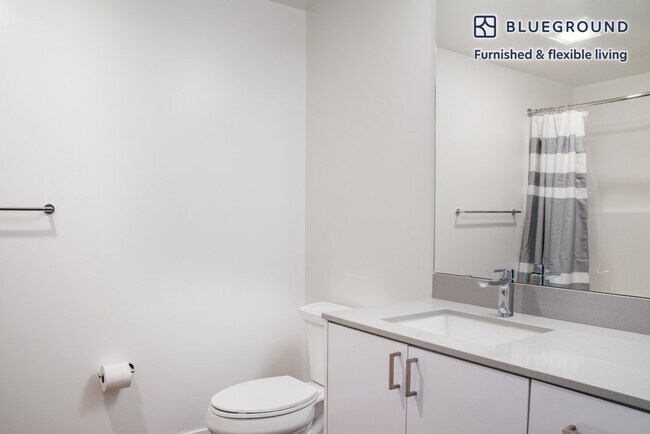 Building Photo - 12258 NE 12th Ln