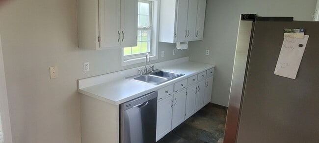 Building Photo - 3 BR - 2 BA Ranch in Garner