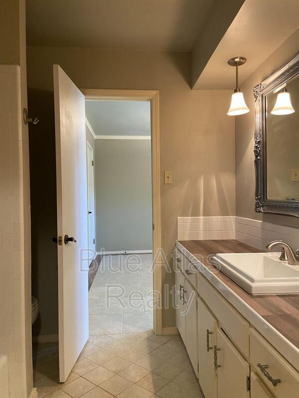 Building Photo - 4854 Starcrest Ct